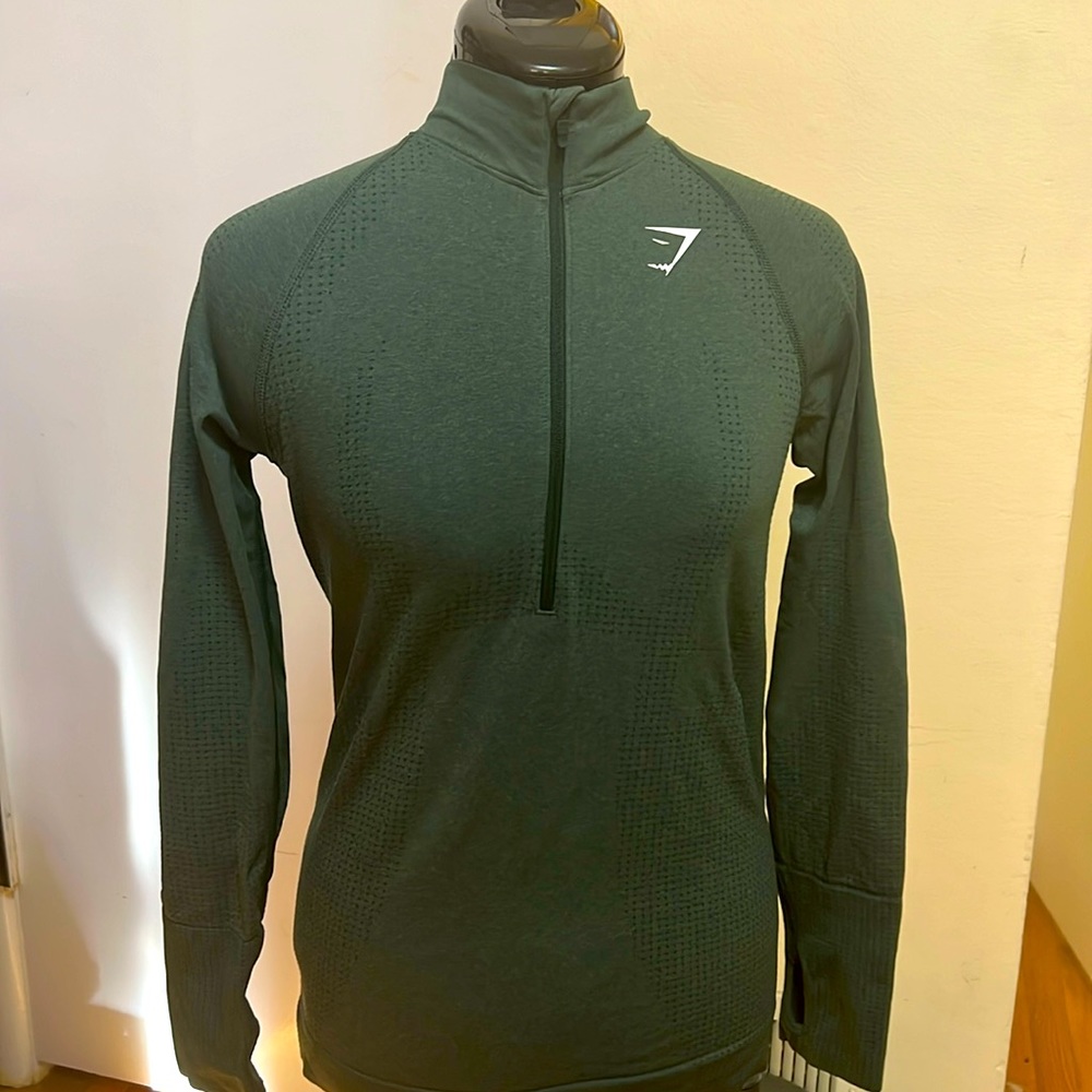 Army green half zip, Gymshark compression long sleeve with thumb holes!